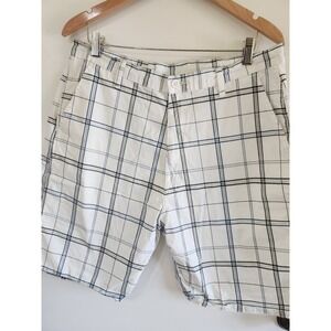 Wrangler white plaid mens shorts size 36